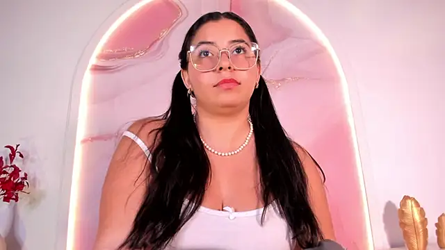 Snapshot of Sofii_Lopezz chatting on 02/27/25, 02:21 Sofii Lopezz online show from 02/27/25, 02:21