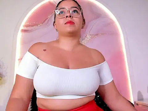 Snapshot of Sofii_Lopezz chatting on 03/08/25, 11:48 Sofii Lopezz online show from 03/08/25, 11:48