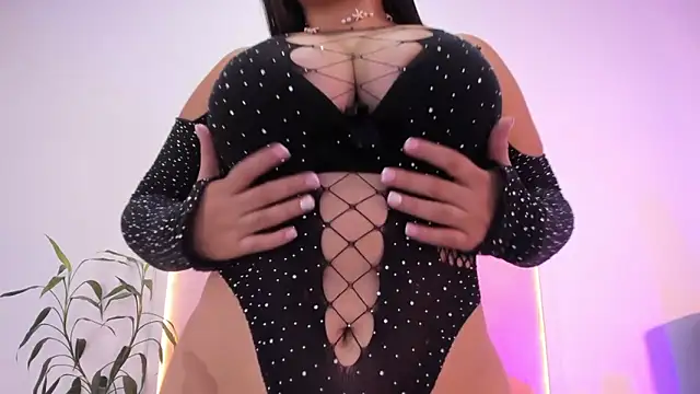 Snapshot of Sofii_Lopezz chatting on 09/09/25, 11:32 Sofii Lopezz online show from 09/09/25, 11:32