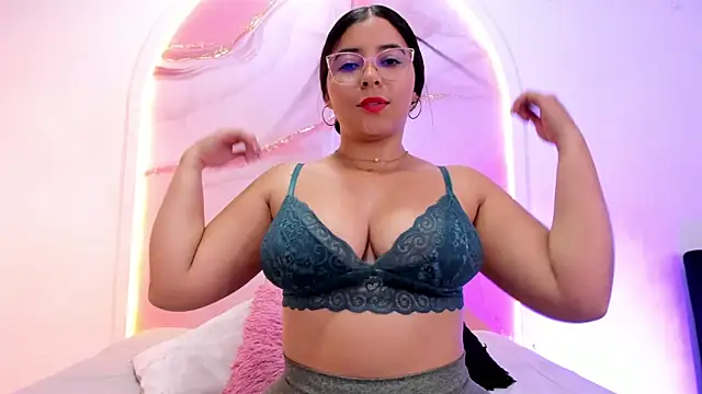 Snapshot of Sofii_Lopezz chatting on 11/06/25, 11:33 Sofii Lopezz online show from 11/06/25, 11:33