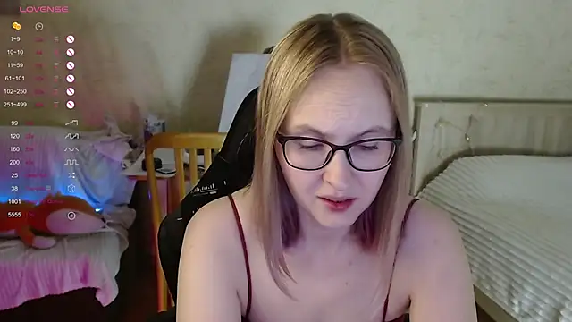 Agatha Mott online show from 10/26/25, 03:01