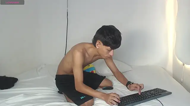 Snapshot of the_murderer chatting on 03/07/25, 10:56 the murderer online show from 03/07/25, 10:56