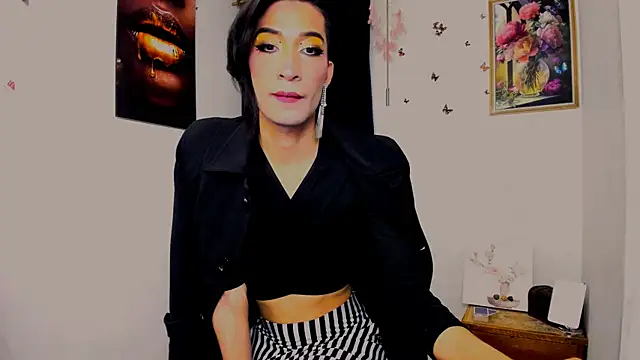 Snapshot of NovaNyx11 chatting on 02/22/25, 01:44 NovaNyx11 online show from 02/22/25, 01:44