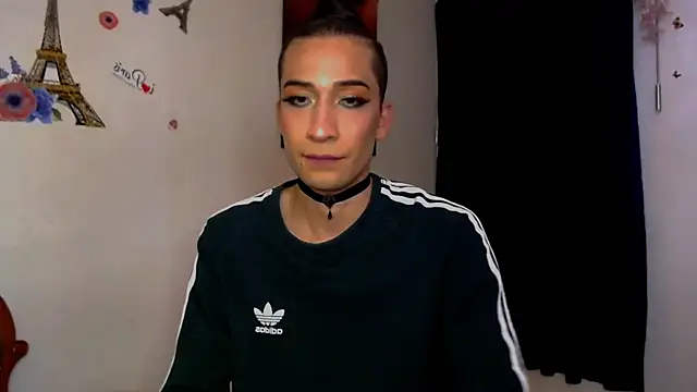 Snapshot of NovaNyx11 chatting on 09/26/25, 09:19 NovaNyx11 online show from 09/26/25, 09:19