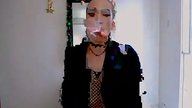 Snapshot of NovaNyx11 chatting on 12/17/25, 09:21 NovaNyx11 online show from 12/17/25, 09:21