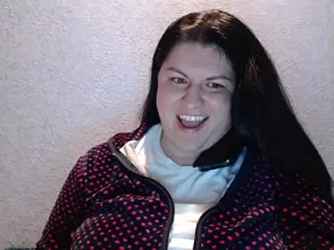 KiraSwee online show from 10/18/25, 04:52