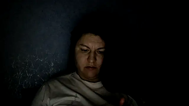 KiraSwee online show from 11/21/25, 10:30