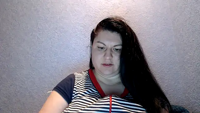 KiraSwee online show from 11/28/25, 07:16