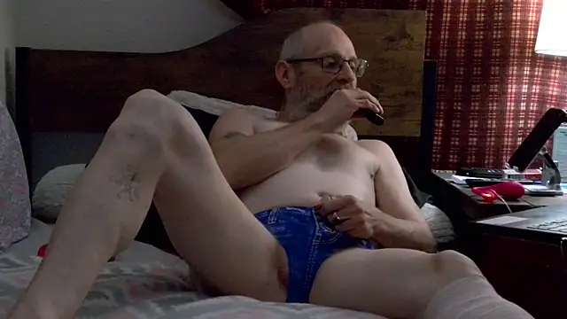 Dara4q online show from 04/24/26, 02:14