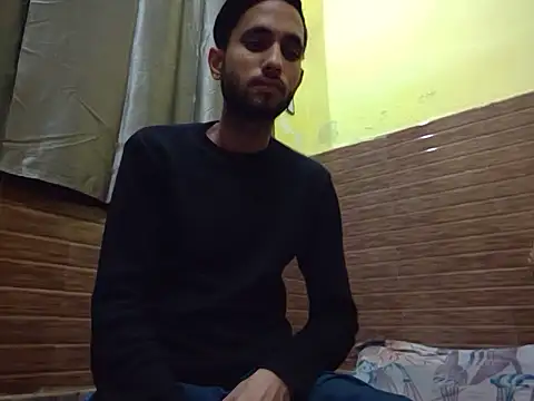 Snapshot of Queen_Couple chatting on 03/08/25, 04:50 Queen Couple online show from 03/08/25, 04:50