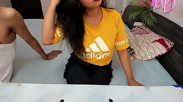 Snapshot of Queen_Couple chatting on 09/09/25, 06:46 Queen Couple online show from 09/09/25, 06:46