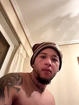 Snapshot of yeiyei_oficial chatting on 10/24/25, 03:14 yeiyei oficial online show from 10/24/25, 03:14