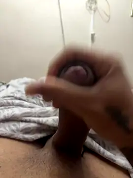 Snapshot of yeiyei_oficial chatting on 11/12/25, 08:15 yeiyei oficial online show from 11/12/25, 08:15