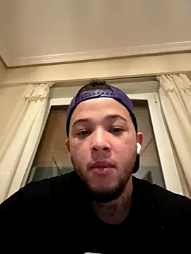 Snapshot of yeiyei_oficial chatting on 11/27/25, 05:59 yeiyei oficial online show from 11/27/25, 05:59