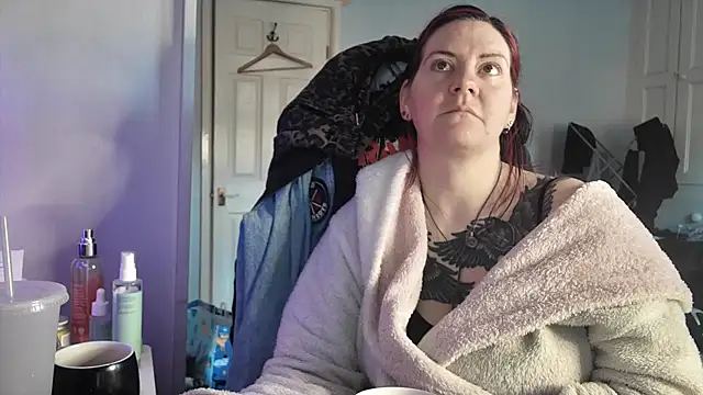 AureliaXOX online show from 11/26/25, 09:43