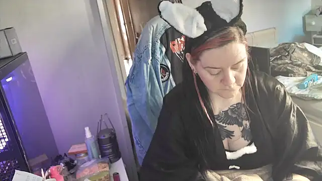 AureliaXOX online show from 04/05/26, 10:12