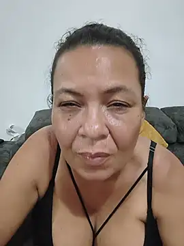 Snapshot of thefuckingowneroftits chatting on 07/19/26, 04:27 thefuckingowneroftits online show from 07/19/26, 04:27