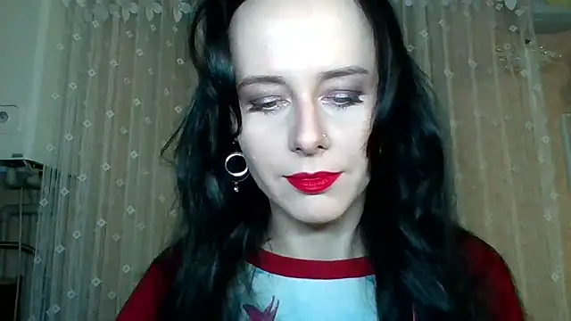 LuminousLady online show from 12/16/25, 06:02