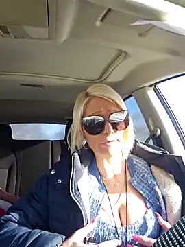 Snapshot of beautifulme23 chatting on 02/03/25, 03:06 beautifulme23 online show from 02/03/25, 03:06