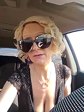 Snapshot of beautifulme23 chatting on 02/12/25, 06:19 beautifulme23 online show from 02/12/25, 06:19