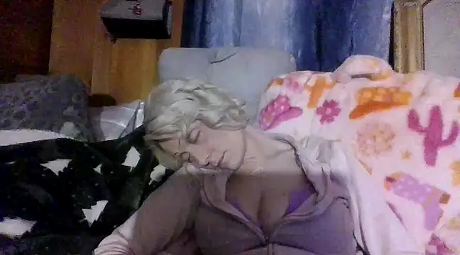 Snapshot of beautifulme23 chatting on 02/15/25, 02:47 beautifulme23 online show from 02/15/25, 02:47