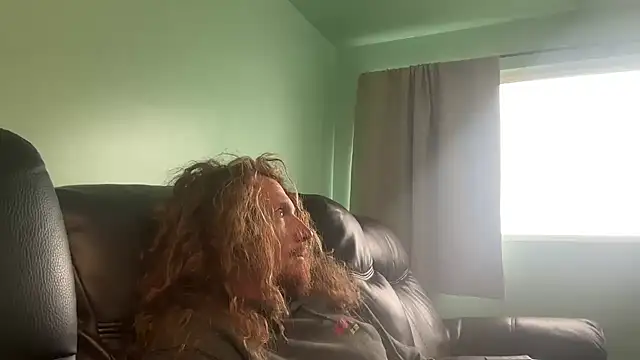 Snapshot of redone8in chatting on 09/21/25, 10:11 redone8in online show from 09/21/25, 10:11