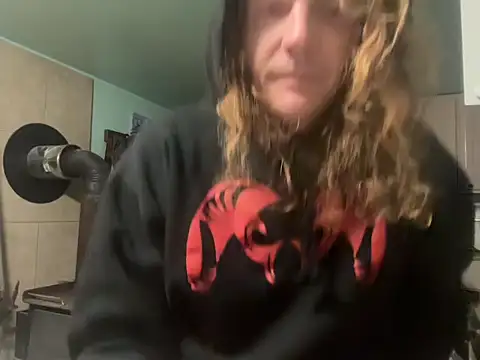 Snapshot of redone8in chatting on 11/01/25, 04:31 redone8in online show from 11/01/25, 04:31