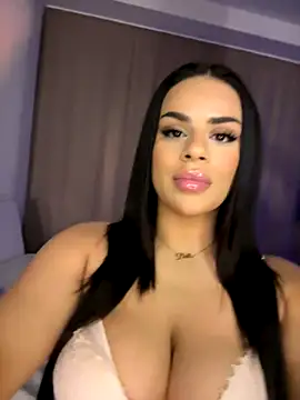 mrsbellanova online show from 10/27/25, 10:47