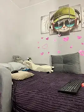 Snapshot of MollyMi0 chatting on 02/17/25, 09:19 MollyMi0 online show from 02/17/25, 09:19