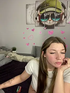 Snapshot of MollyMi0 chatting on 02/19/25, 11:46 MollyMi0 online show from 02/19/25, 11:46