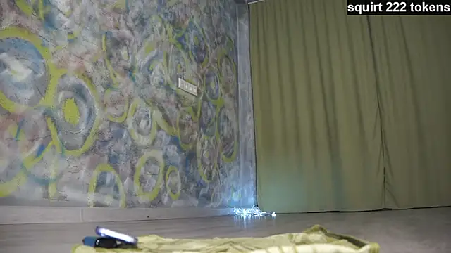 queeneliaa online show from 03/01/25, 05:05