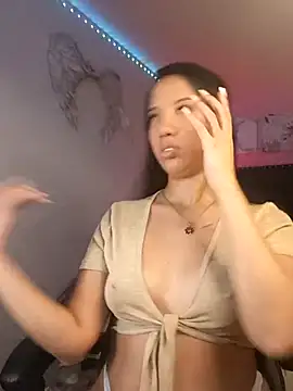 SallyWhitee online show from 04/23/26, 05:52