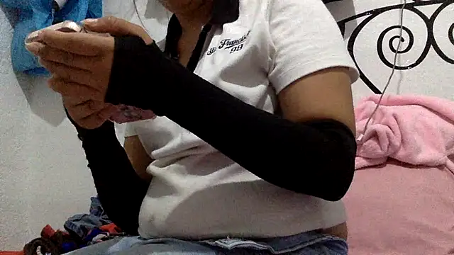 sharonlopez9611 online show from 04/04/26, 06:00