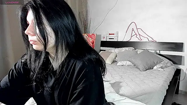 Snapshot of Amely_Li1 chatting on 02/22/25, 01:11 Amely Li1 online show from 02/22/25, 01:11