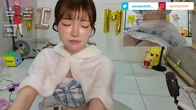 Snapshot of mimitan4545 chatting on 05/22/26, 12:11 mimitan4545 online show from 05/22/26, 12:11