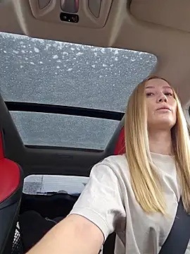 Snapshot of Pussy_Drive03 chatting on 12/14/25, 06:08 Pussy Drive03 online show from 12/14/25, 06:08