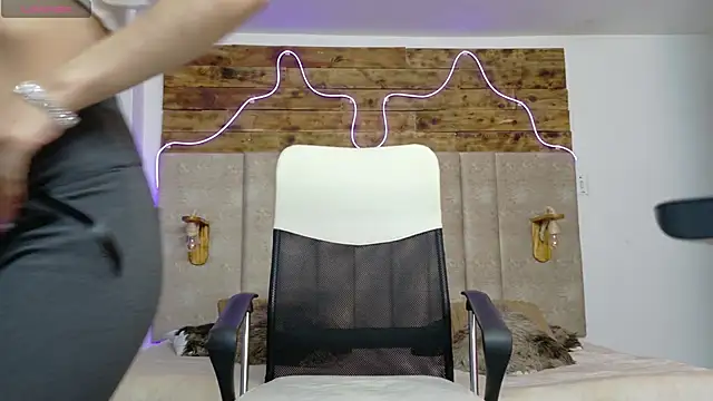 Alektra bryce online show from 09/11/25, 07:58