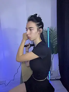 Celine Roxelle online show from 10/23/25, 05:18