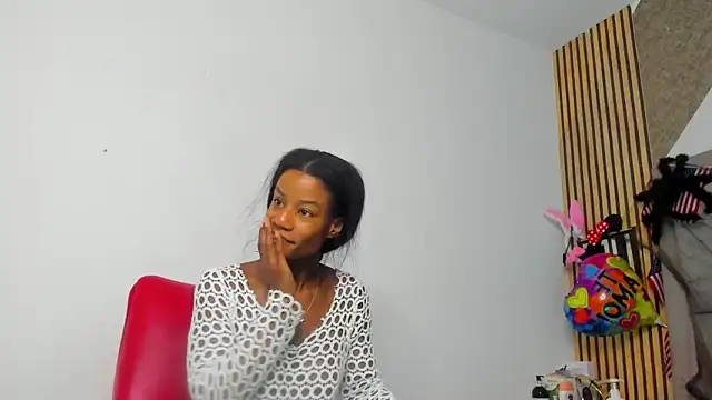 Snapshot of dafnnelewis chatting on 10/25/25, 12:02 dafnnelewis online show from 10/25/25, 12:02