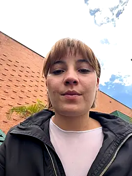 Maggie Geller online show from 12/04/25, 06:38