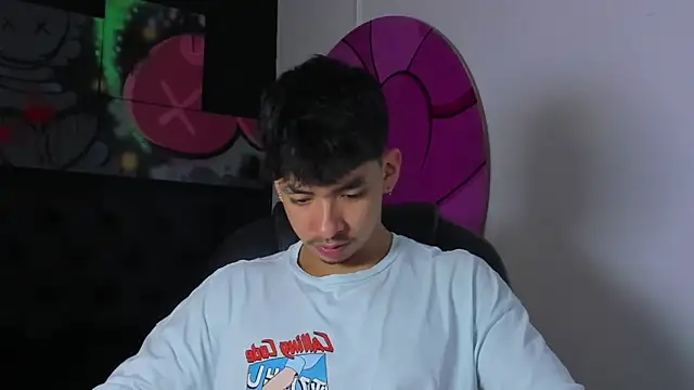 ISAAC CRYSTON online show from 11/04/25, 07:46