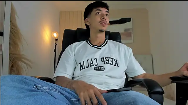 ISAAC CRYSTON online show from 12/01/25, 08:47