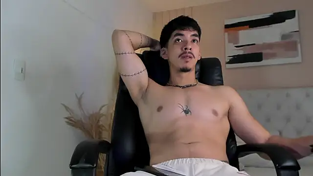 Snapshot of ISAAC_CRYSTON chatting on 01/06/26, 08:01 ISAAC CRYSTON online show from 01/06/26, 08:01