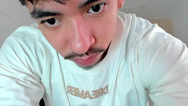 Snapshot of ISAAC_CRYSTON chatting on 01/08/26, 08:11 ISAAC CRYSTON online show from 01/08/26, 08:11