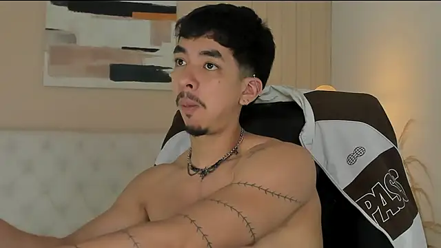 Snapshot of ISAAC_CRYSTON chatting on 02/04/26, 08:47 ISAAC CRYSTON online show from 02/04/26, 08:47