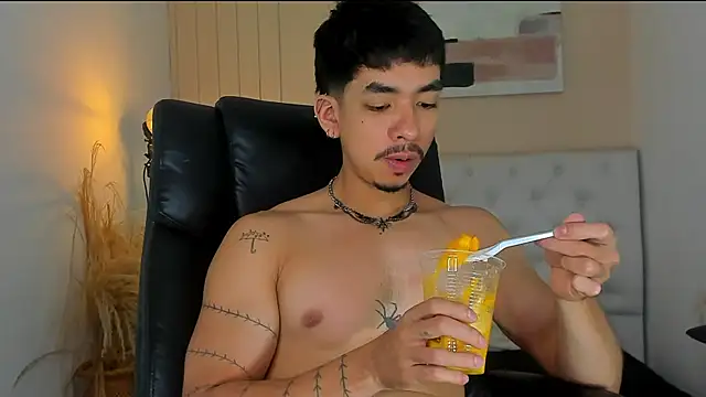 Snapshot of ISAAC_CRYSTON chatting on 02/10/26, 08:46 ISAAC CRYSTON online show from 02/10/26, 08:46