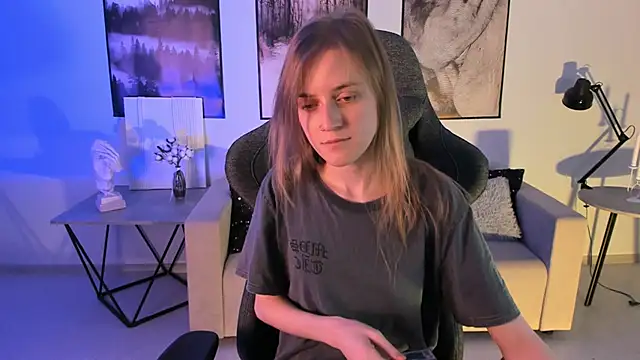 Snapshot of KiraMontoya chatting on 02/27/25, 03:15 KiraMontoya online show from 02/27/25, 03:15