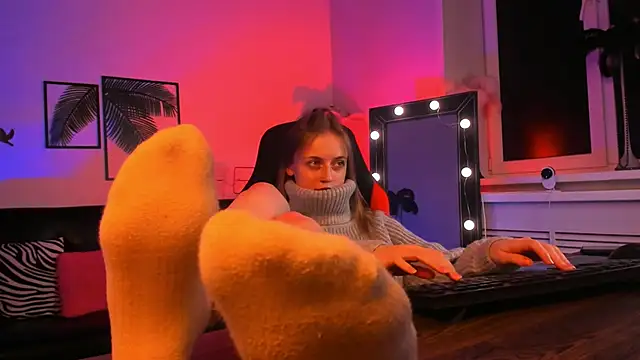 Snapshot of KiraMontoya chatting on 03/08/25, 08:46 KiraMontoya online show from 03/08/25, 08:46