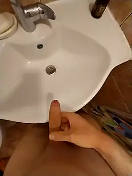 Snapshot of Good_boy000 chatting on 02/17/25, 01:15 Good boy000 online show from 02/17/25, 01:15