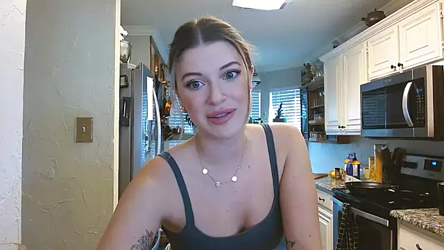 Snapshot of rileydepp chatting on 02/25/25, 10:29 rileydepp online show from 02/25/25, 10:29